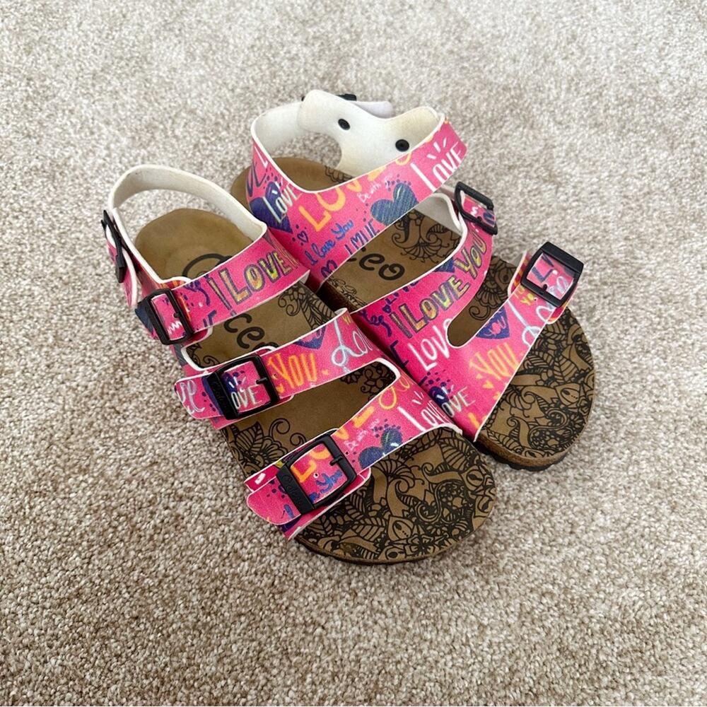 Calceo Love Faux Leather Pink Sandals Size 8